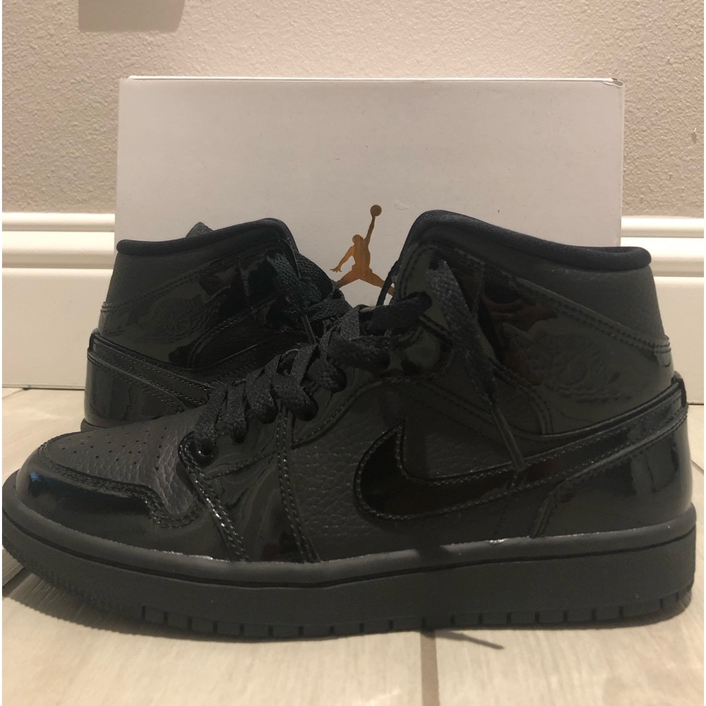 New Jordan 1 Mid Black Womens